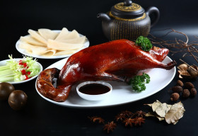 Thưởng thức Vịt quay Bắc Kinh, Dim Sum thượng hạng tại Shang Garden