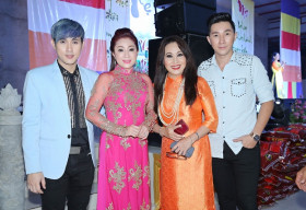 Nguyên Vũ cùng Thanh Hằng, Thoại Mỹ trao tặng 200 phần quà cho bà con nghèo