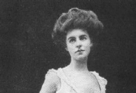 ‘Giật mình’ với những trào lưu làm đẹp khó tin của phụ nữ xưa