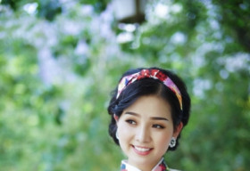 Con trai mới 8 tháng, Khánh Hiền đã tự tin khoe dáng với áo dài