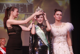 Vợ diễn viên Thành Được đạt giải Á hậu 1 Mrs. Planet 2017 tại Bulgaria