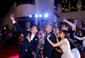 ‘Nam thần Thái Lan’ Golf Pichaya ấn tượng với sự nồng nhiệt của fan Việt