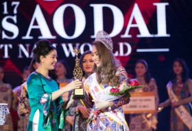 Lê Ngọc Diệp đăng quang Hoa hậu Nhân Ái tại CH Séc