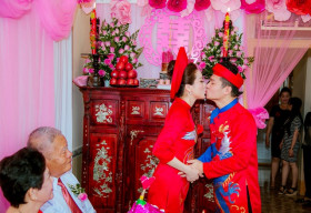 Ca sĩ Lâm Vũ lặng lẽ đính hôn với bạn gái Việt kiều