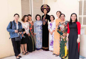 Hoa hậu H’hen Niê xúc động tham gia ‘Giao lưu nữ biệt động Sài Gòn – Chợ Lớn – Gia Định’