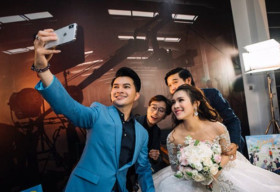 Sao Việt nhộn nhịp đến chúc mừng đám cưới đạo diễn ‘Bệnh viện ma’