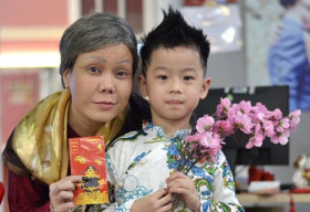 Hotboy nhí Sushi Đăng Khôi tạo dáng ‘cực yêu’ với áo dài