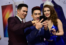 Hoa hậu Victoria Hoàng Ny nổi bật tại lễ ra mắt dòng điện thoại mới của Asanzo