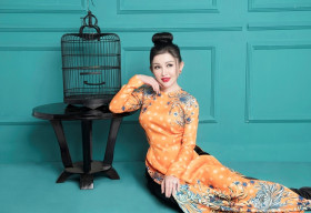 Janny Thủy Trần duyên dáng với áo dài xuân đón Tết