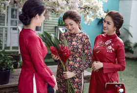 Miss Ngôi sao Thùy Trang đẹp nền nã với áo dài Xuân