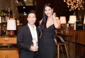 Á hậu Hoàng Thùy dịu dàng nữ tính đến chúc mừng Quốc Nghiệp