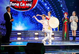 Cô bé xinh như hoa hậu khiến Huỳnh Lập bấn loạn, quay cuồng trên ghế nóng