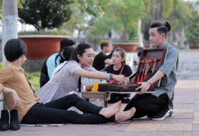 Vừa trình làng tập 1, ‘Ai chết giơ tay’ của Huỳnh Lập nhận được nhiều lời khen