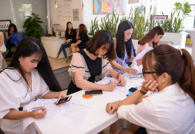 Thí sinh Hoa hậu Đại sứ Hoàn vũ Người Việt 2018 rạng rỡ gặp gỡ ban tổ chức