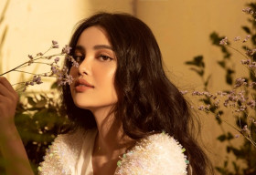 Á hậu Diệu Thùy ‘tái xuất’ với bộ ảnh đẹp ngỡ ngàng