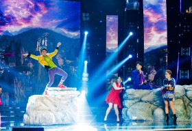 Cẩm Ly lần đầu ‘bung lụa’ trên ghế nóng ‘Tuyệt đỉnh song ca nhí’