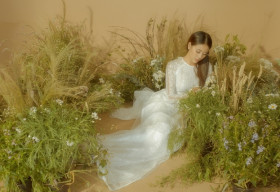 Nam Thư tung bộ ảnh áo dài, khiến người hâm mộ ngẩn ngơ