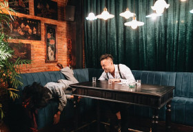 Trác Thuý Miêu say ‘bét nhè’ trong talkshow của Dustin Phúc Nguyễn