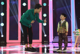 Cậu bé lai Hàn 7 tuổi khiến Trấn Thành, Ninh Dương Lan Ngọc ‘bấn loạn’