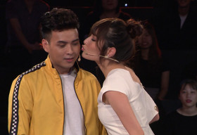 Không chỉ được Diễm My hôn, Hồ Quang Hiếu còn thắng 20 triệu đồng