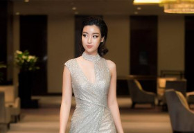 Mỹ Linh tóc ngắn đẹp kiêu sa đi dự sự kiện
