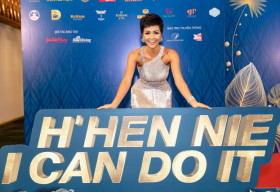 H’Hen Niê bồi hồi xúc động kể lại hành trình tỏa sáng tại Miss Universe 2018