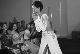 Hoa hậu H’Hen Niê được vinh danh là ‘Ngôi sao vì cộng đồng’