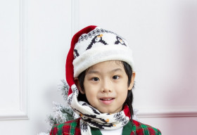 Mẫu nhí Sushi Đăng Khôi siêu dễ thương trong bộ ảnh mừng Giáng sinh