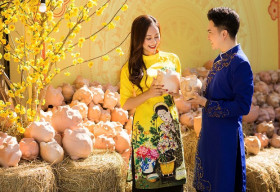 Ngắm bộ ảnh Tết tràn ngập niềm vui, năng lượng của Nam Cường và Hà Thúy Anh