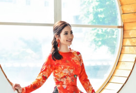 Hoa hậu biển Ninh Hoàng Ngân thướt tha với áo dài làm từ tơ lụa đắt nhất thế giới