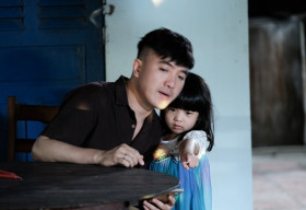 Con gái Dương Ngọc Thái bật khóc khi thấy bố mẹ ôm diễn viên nhí Duy Anh