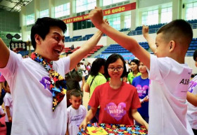 MC Phan Anh, Thái Thùy Linh đồng hành cùng trẻ tự kỷ