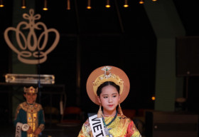Bella Vũ Huyền Diệu vinh dự nhận danh hiệu Little Miss Charm