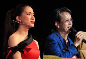 Hòa Minzy bật khóc khi học trò bị chê chọn sai bài, hát không rõ lời