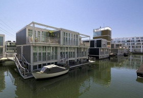 Ngạc nhiên với hàng trăm ngôi nhà xinh đẹp được xây nổi trên mặt nước tại Amsterdam