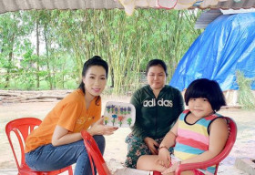 NSƯT Trịnh Kim Chi xúc động trước hoàn cảnh khó khăn của bé Như Ý