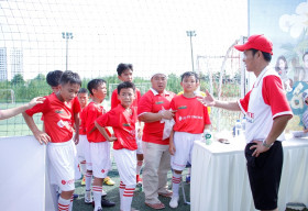 1.000 ứng viên sẽ được HLV Nguyễn Hồng Sơn lựa chọn cho hành trình Cầu thủ nhí 2019