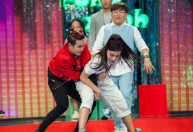 Cả trường quay ‘lắc đầu ngán ngẩm’ vì Khả Như – Huỳnh Lập liên tục ‘ẩu đả’