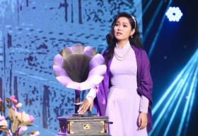 Nguyễn Duyên Quỳnh hóa giải nỗi ‘ác cảm’ của danh ca Phương Dung với bài hát Ngàn Thu Áo Tím