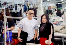 Bà Lê Trang đến chúc mừng NTK Công Trí ra mắt BST mới tại New York