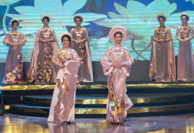 NTK Việt Hùng ‘họa Sen’ tôn vinh nữ quyền trong bộ sưu tập mới