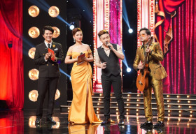 Ngọc Sơn ngẫu hứng lên sân khấu song ca cùng ca sĩ Tuyệt đỉnh bolero