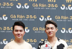 Hot boy Thái Lan cùng đông đảo sao Việt rủ nhau đi ăn gà rán