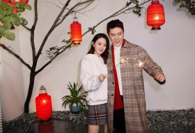 H&M đón Tết Nguyên đán với bộ sưu tập đặc biệt cùng Triệu Lệ Dĩnh và Phùng Thiệu Phong