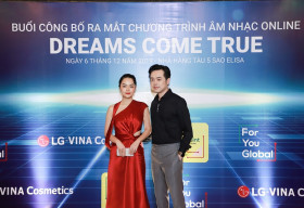 Dương Khắc Linh và Phạm Quỳnh Anh cùng ekip Hàn tìm kiếm tài năng Việt