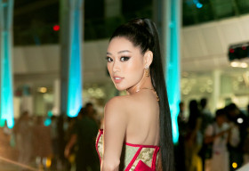 Hoa hậu Khánh Vân rạng rỡ ‘mặc chiếu cói’ lên thảm đỏ