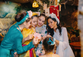Vũ Thu Phương tổ chức tiệc du xuân, dàn mỹ nhân Việt xúng xính váy áo trẩy hội