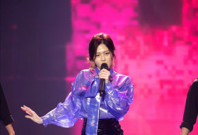 Liz Kim Cương hát bài hit của “người cũ” Trịnh Thăng Bình trên sân khấu Trời Sinh Một Cặp
