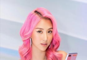 Quỳnh Anh Shyn tỏa sáng với mái tóc hồng hot trend 2020