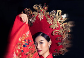 Á hậu Kiều Loan ‘thả thính’ fan sắc đẹp khi diện lại quốc phục của Huyền My